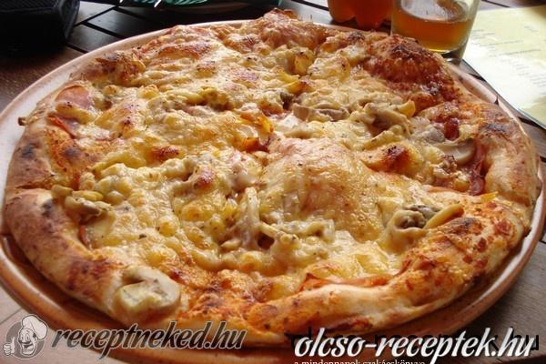 Sonkás-gombáa pizza