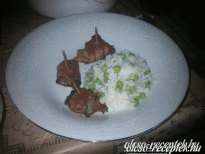 Baconbe tekert fokhagymás csirkemáj