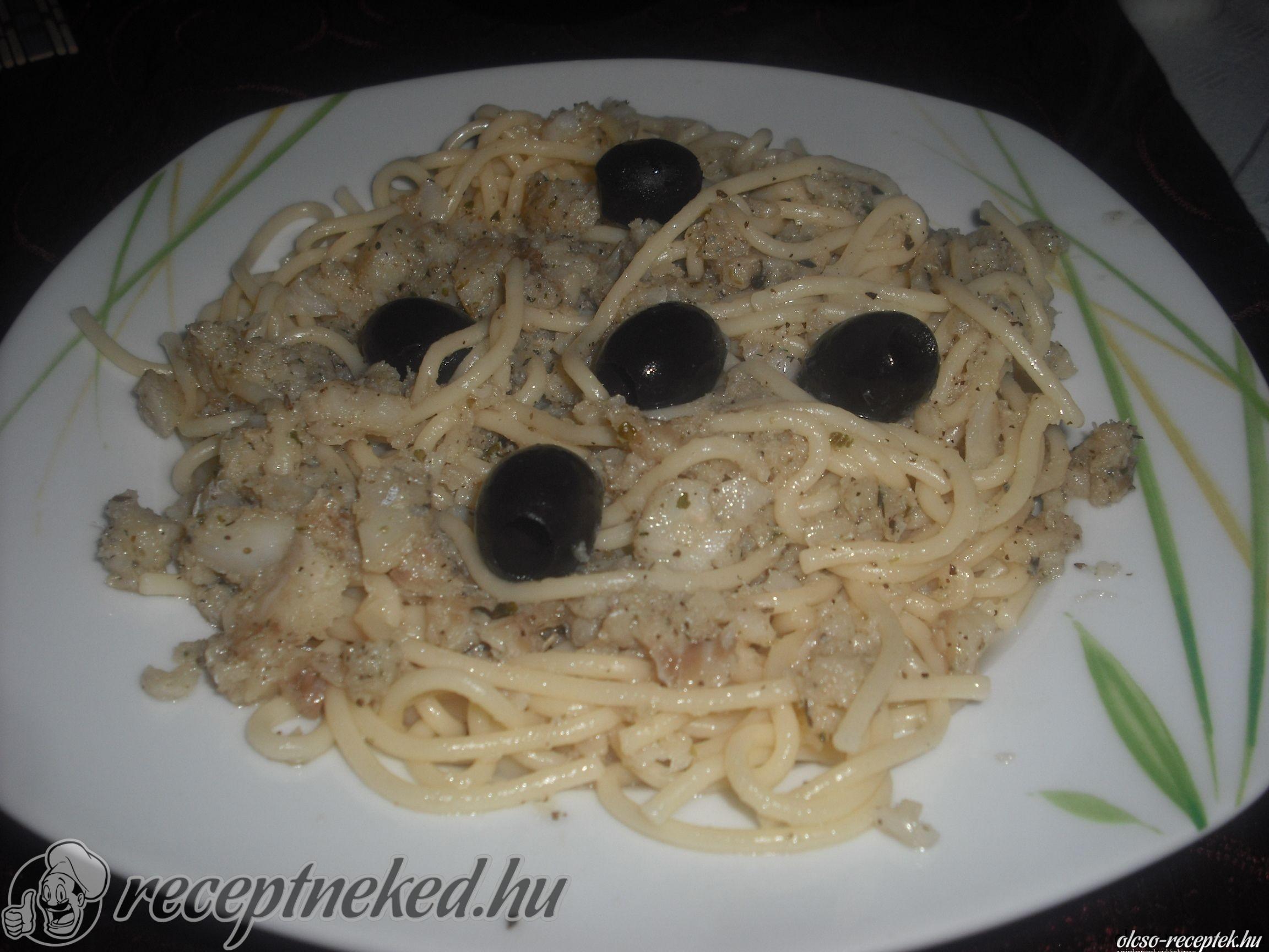 Fokhagymás-tonhalas spagetti