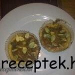 Sütőtökös halloween-i muffin sütőtökkrémmel és tökmaggal